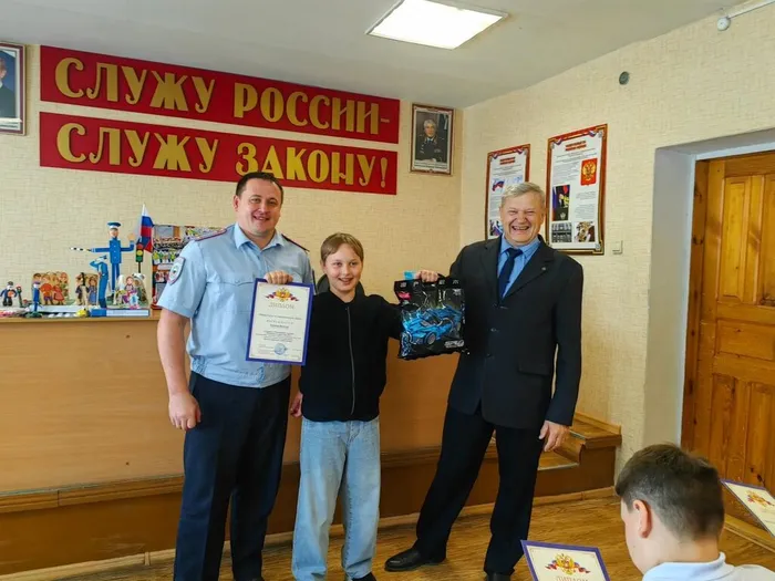 Полицейский дядя Стёпа